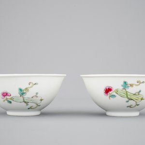 A Chinese famille rose bowl and two famille rose bowls with flowers — photo 5