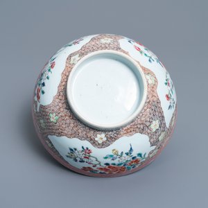 A Chinese famille rose bowl with artemisia-shaped medallions, Qianlong — photo 7