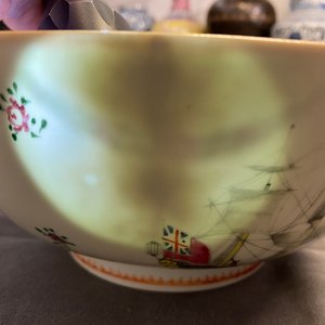 A Chinese famille rose bowl with British merchant navy ships, Qianlong — 照片 12