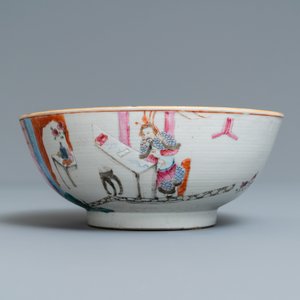 A Chinese famille rose bowl with figures in an interior, Yongzheng — photo 5