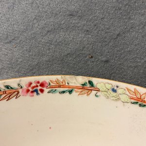 A Chinese famille rose bowl with figures in an interior, Yongzheng — photo 8