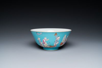 A Chinese famille rose bowl with playing boys on a turquoise ground, Qianlong mark, 20th C.