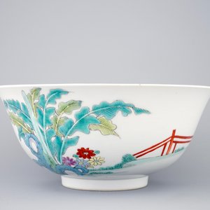 A Chinese famille rose bowl with scholars, Yongzheng mark, 19/20th C. — 照片 4