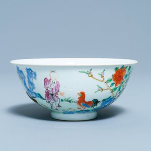 A Chinese famille rose 'boy and rooster' bowl, Qianlong mark, 19th C. — 照片 1