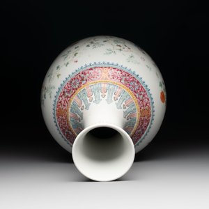 A Chinese famille rose 'boys and roosters' vase and a Milefo Buddha, Guangxu and Zhu Mao Ji 朱茂記造 mark, 19/20th C. — photo 6