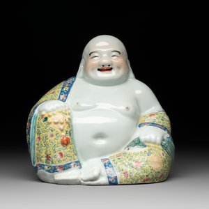 A Chinese famille rose 'boys and roosters' vase and a Milefo Buddha, Guangxu and Zhu Mao Ji 朱茂記造 mark, 19/20th C. — photo 8