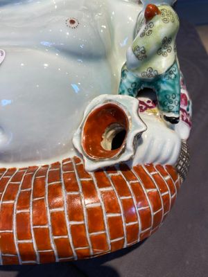A Chinese famille rose Buddha figure, Zhu Mao Ji Zao 朱茂記造 mark, Republic — photo 6