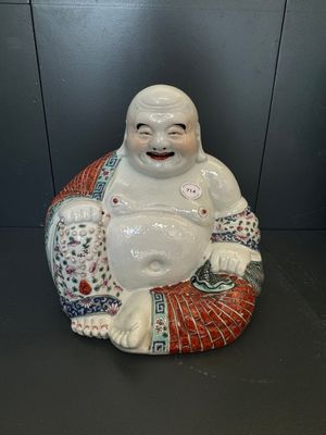 A Chinese famille rose Buddha, Zhu Mao Ji Zao 朱茂記造 mark, Republic — foto 1