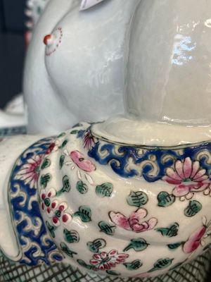 A Chinese famille rose Buddha, Zhu Mao Ji Zao 朱茂記造 mark, Republic — foto 8