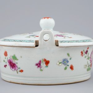 A Chinese famille rose butter tub and cover, Qianlong, 18th C. — 照片 3