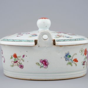 A Chinese famille rose butter tub and cover, Qianlong, 18th C. — 照片 5