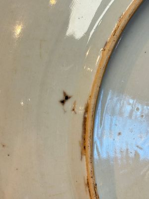 A Chinese famille rose 'butterfly among flowers' dish, Yongzheng — foto 8
