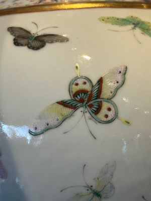 A Chinese famille rose 'butterfly' bottle vase, Guangxu mark and of the period — photo 12