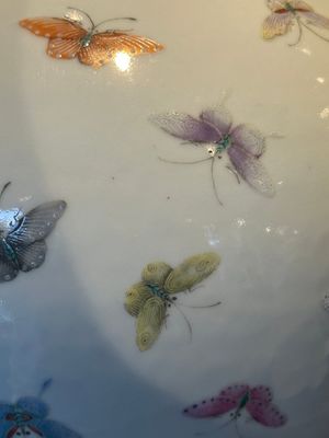A Chinese famille rose 'butterfly' bottle vase, Guangxu mark and of the period — photo 10