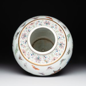 A Chinese famille rose 'butterfly' vase, Guangxu mark and of the period — photo 3
