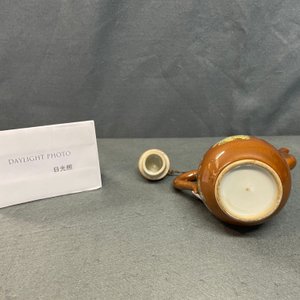 A Chinese famille rose capucin brown-ground ewer and cover, Yongzheng — photo 15