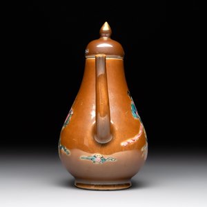 A Chinese famille rose capucin-brown-ground 'Magu' ewer and cover, Yongzheng/Qianlong — photo 4