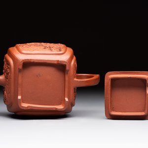 A Chinese famille rose capucin-brown-ground teapot and a Yixing stoneware teapot, Kangxi/Qianlong — 照片 14