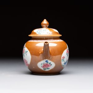 A Chinese famille rose capucin-brown-ground teapot and a Yixing stoneware teapot, Kangxi/Qianlong — 照片 6