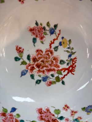A Chinese famille rose capucin-ground bowl with landscape design, Qianlong — photo 6