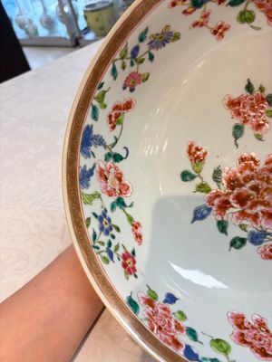 A Chinese famille rose capucin-ground bowl with landscape design, Qianlong — photo 8