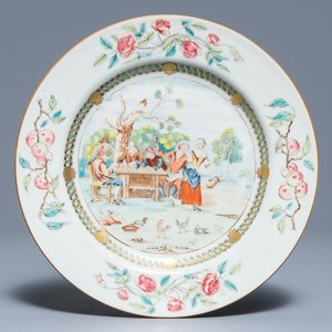 A Chinese famille rose 'Card-players' plate after David Teniers, Qianlong — 照片 1
