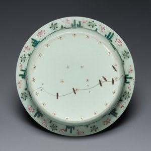 A Chinese famille rose celadon-ground 'carps' basin, 19th C. — 照片 2