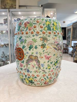 A Chinese famille rose celadon-ground garden seat, 19th C. — photo 6