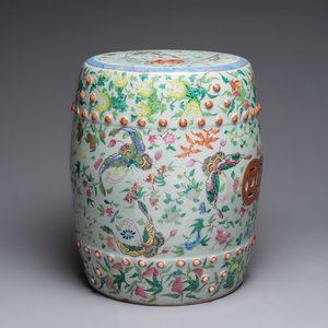A Chinese famille rose celadon-ground garden seat, 19th C. — photo 4