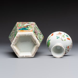 A Chinese famille rose celadon-ground hexagonal vase and a famille rose stem bowl, 19th C. — foto 6
