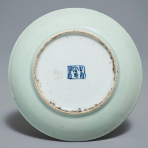 A Chinese famille rose celadon-ground plate with erotical design, 19th C. — photo 2