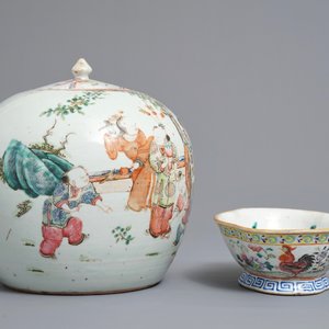 A Chinese famille rose charger, a jar and cover and a bowl on foot, 19th C. — 照片 5