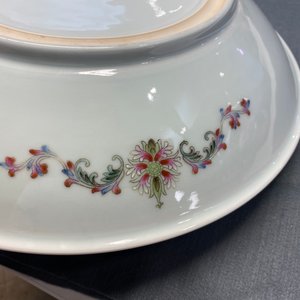 A Chinese famille rose charger, Qianlong mark, Republic — 照片 11