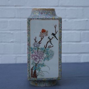 A Chinese famille rose cong vase with flowers and birds, Hongxian mark, 20th C. — 照片 9