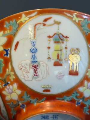 A Chinese famille rose coral-red-ground 'antiquities' bowl, Yongzheng mark, Republic — photo 6