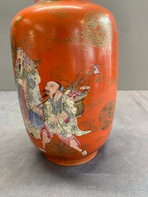 A Chinese famille rose coral-red-ground 'immortals' rouleau vase, Qianlong mark, Republic — photo 3