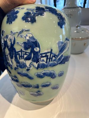 A Chinese famille rose covered bowl, a vase and a blue and white celadon-ground jar, 19/20th C. — 照片 2