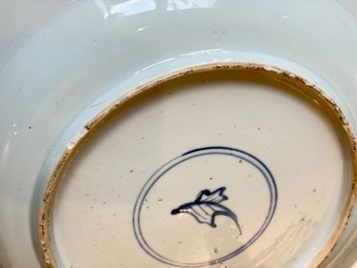 A Chinese famille rose covered 'Goats' tureen and a blue and white 'Floral' dish, Kangxi/Qianlong — 照片 14