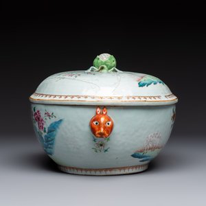 A Chinese famille rose covered 'Goats' tureen and a blue and white 'Floral' dish, Kangxi/Qianlong — 照片 7