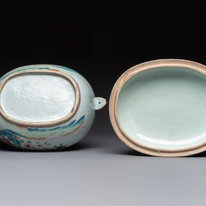 A Chinese famille rose covered 'Goats' tureen and a blue and white 'Floral' dish, Kangxi/Qianlong — 照片 9