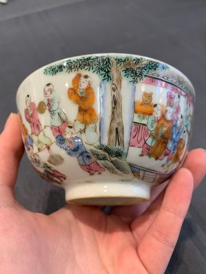 A Chinese famille rose covered jar, a 'playing boys' bowl and a 'poem' cup, Jiaqing mark, 19th C. — photo 15