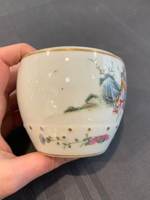 A Chinese famille rose covered jar, a 'playing boys' bowl and a 'poem' cup, Jiaqing mark, 19th C. — photo 26
