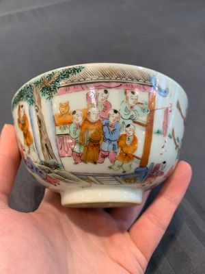 A Chinese famille rose covered jar, a 'playing boys' bowl and a 'poem' cup, Jiaqing mark, 19th C. — photo 9