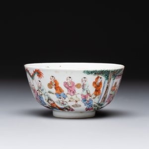 A Chinese famille rose covered jar, a 'playing boys' bowl and a 'poem' cup, Jiaqing mark, 19th C. — photo 2