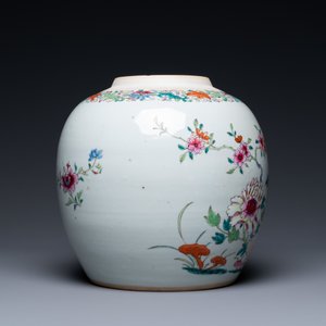 A Chinese famille rose covered jar with floral design, Qianlong — photo 4