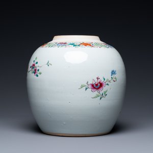 A Chinese famille rose covered jar with floral design, Qianlong — photo 5