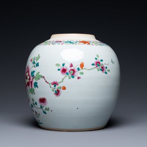 A Chinese famille rose covered jar with floral design, Qianlong — photo 6