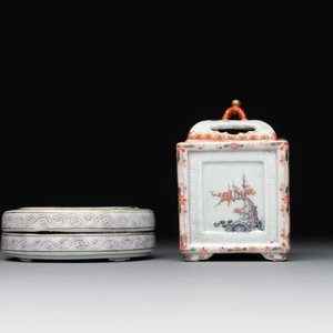 A Chinese famille rose covered seal paste box and a square famille verte covered censer, Qianlong mark, 19th C. — foto 2