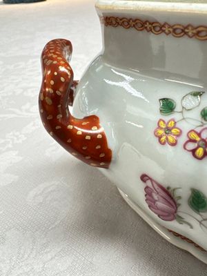 A Chinese famille rose covered tureen and stand with floral design, Qianlong — photo 16