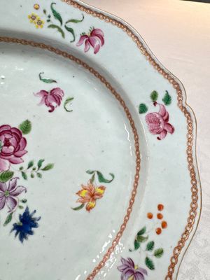 A Chinese famille rose covered tureen and stand with floral design, Qianlong — photo 24